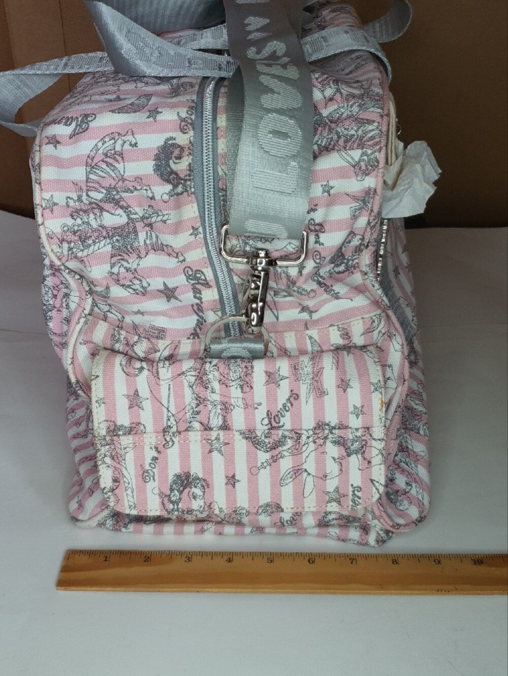 HARAJUKU LOVERS Narita Overnighter - NWT + Free Gift - Picture 8 of 16